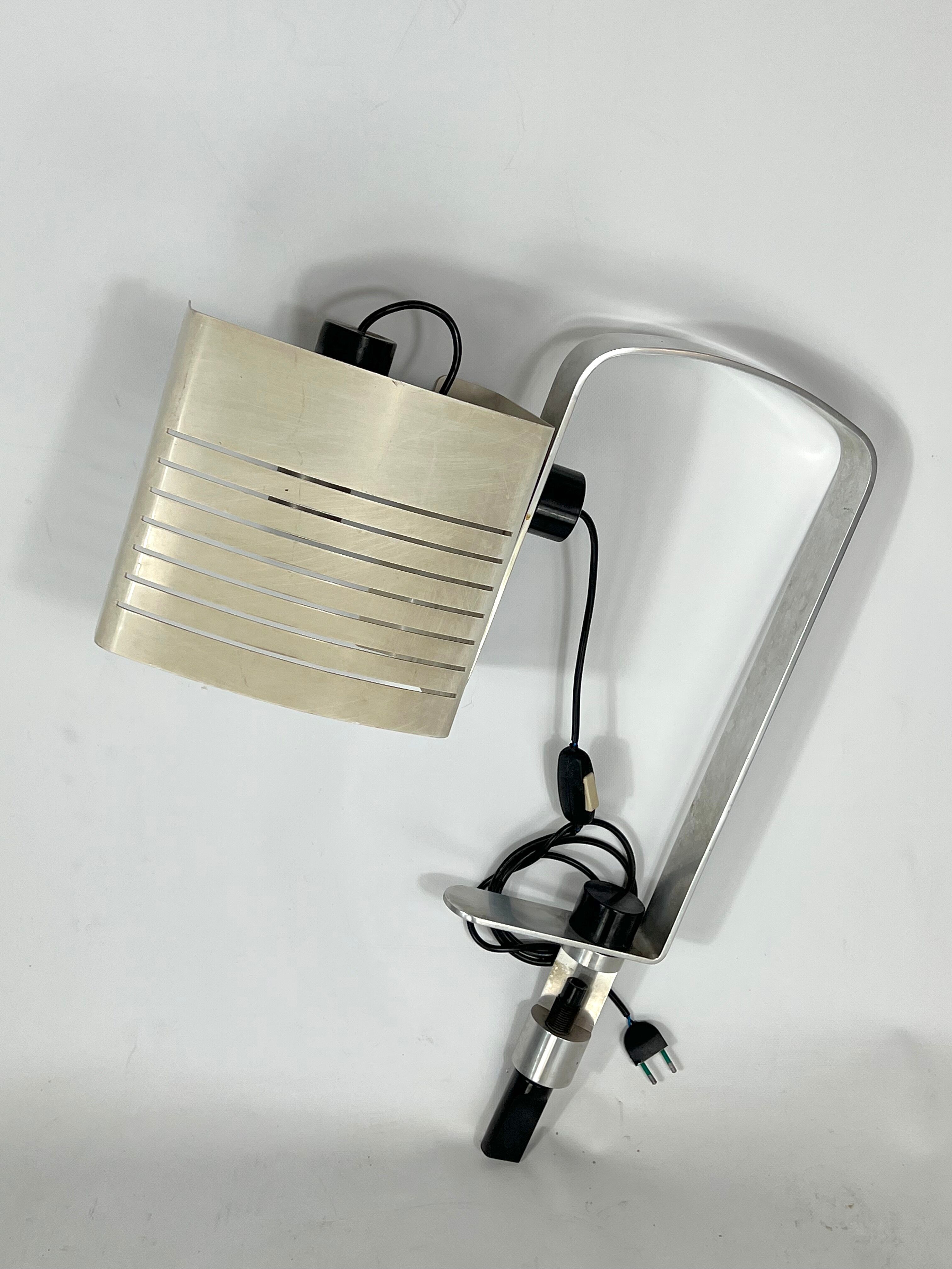 Vintage Italian aluminum and lacquer desk lamp from 60s