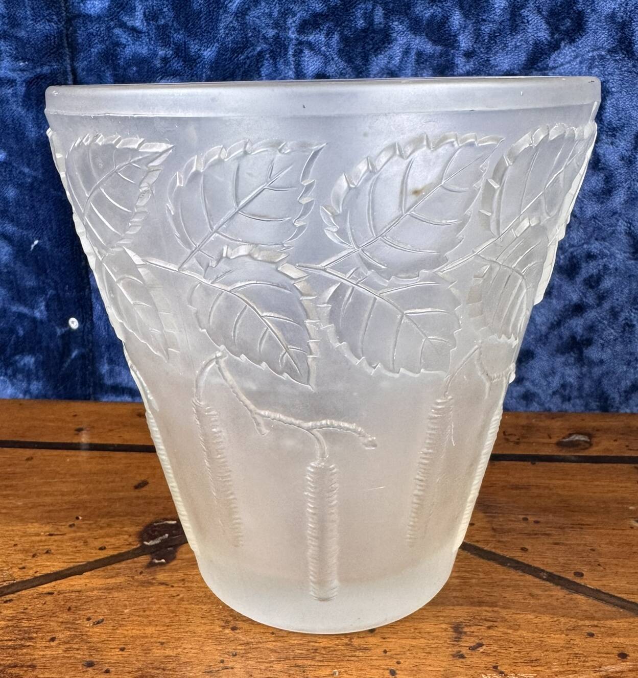 Superb Art Nouveau vase in frosted molded pressed glass with foliage decorations