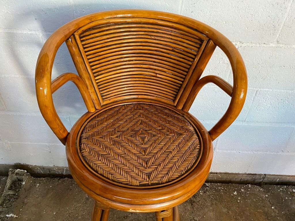 Bar stool or swivel counter in rattan year 60 vintage