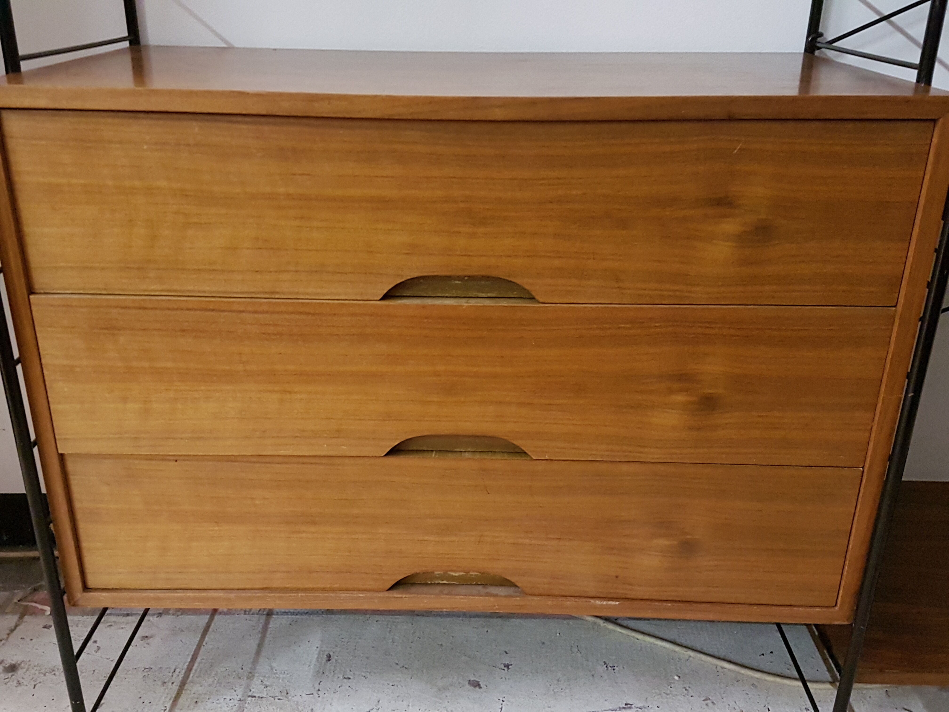 Adjustable shelves WHB string of the 1960s