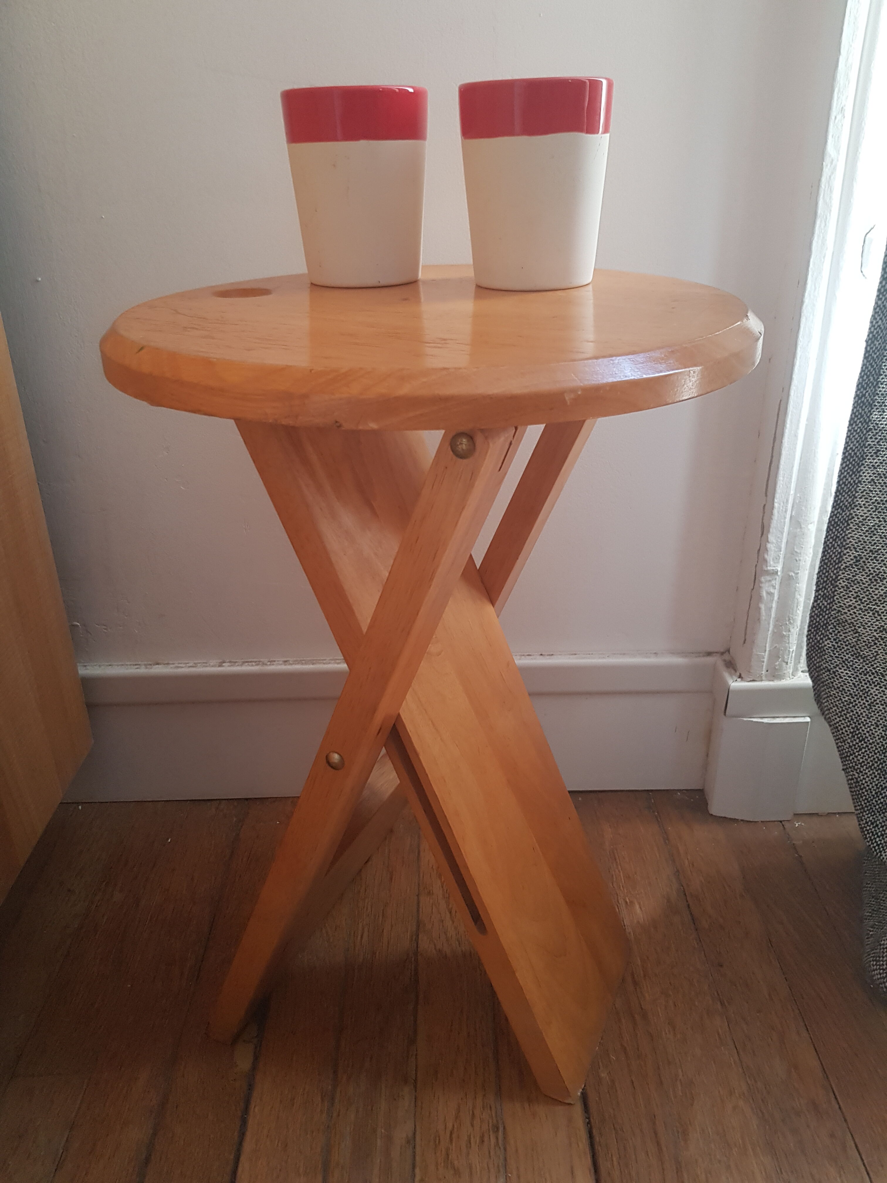 Suzy tabouret by Adrian Reed