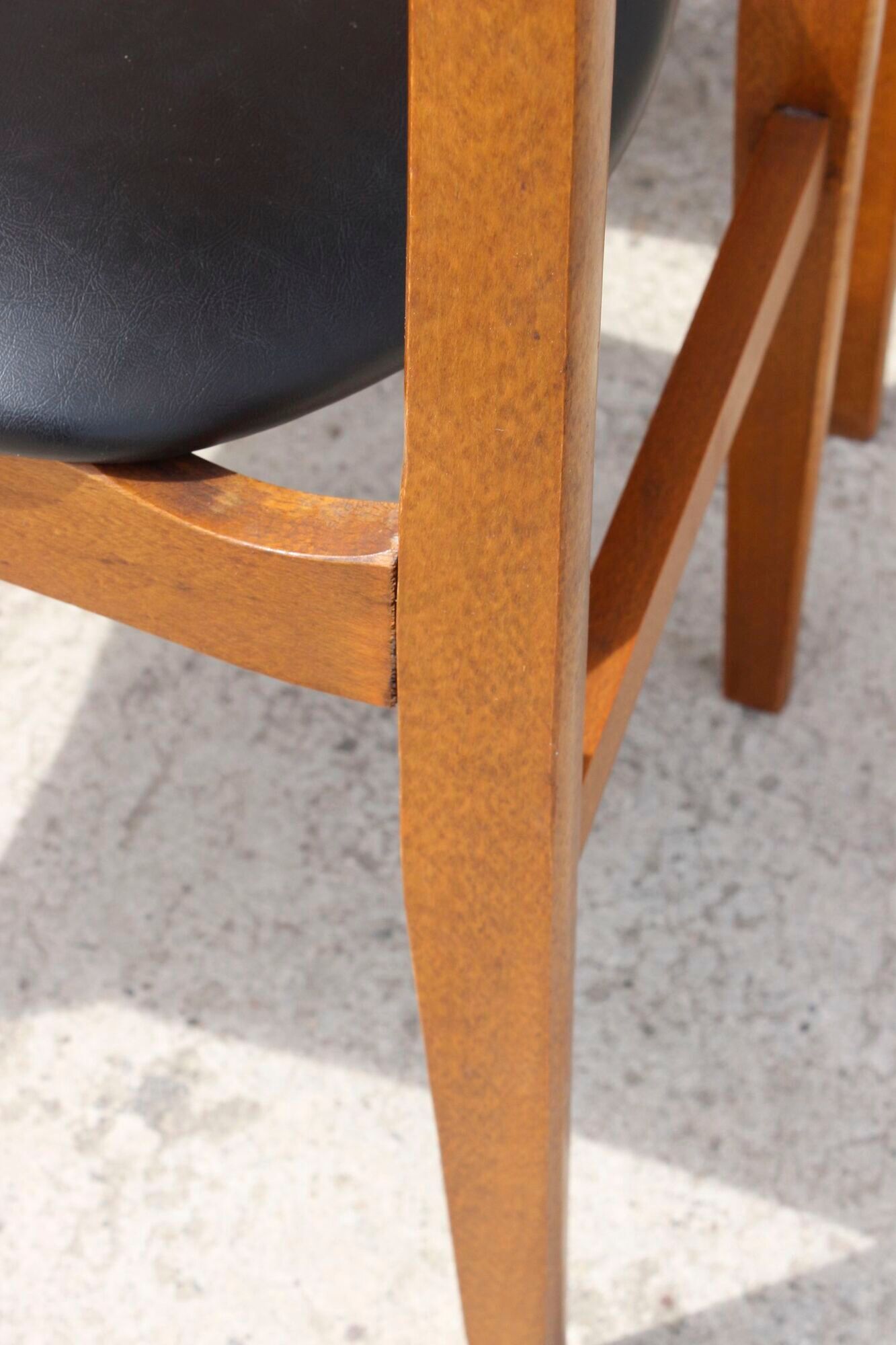 Set of 6 Scandinavian chairs in beech and black skaï, 1960s