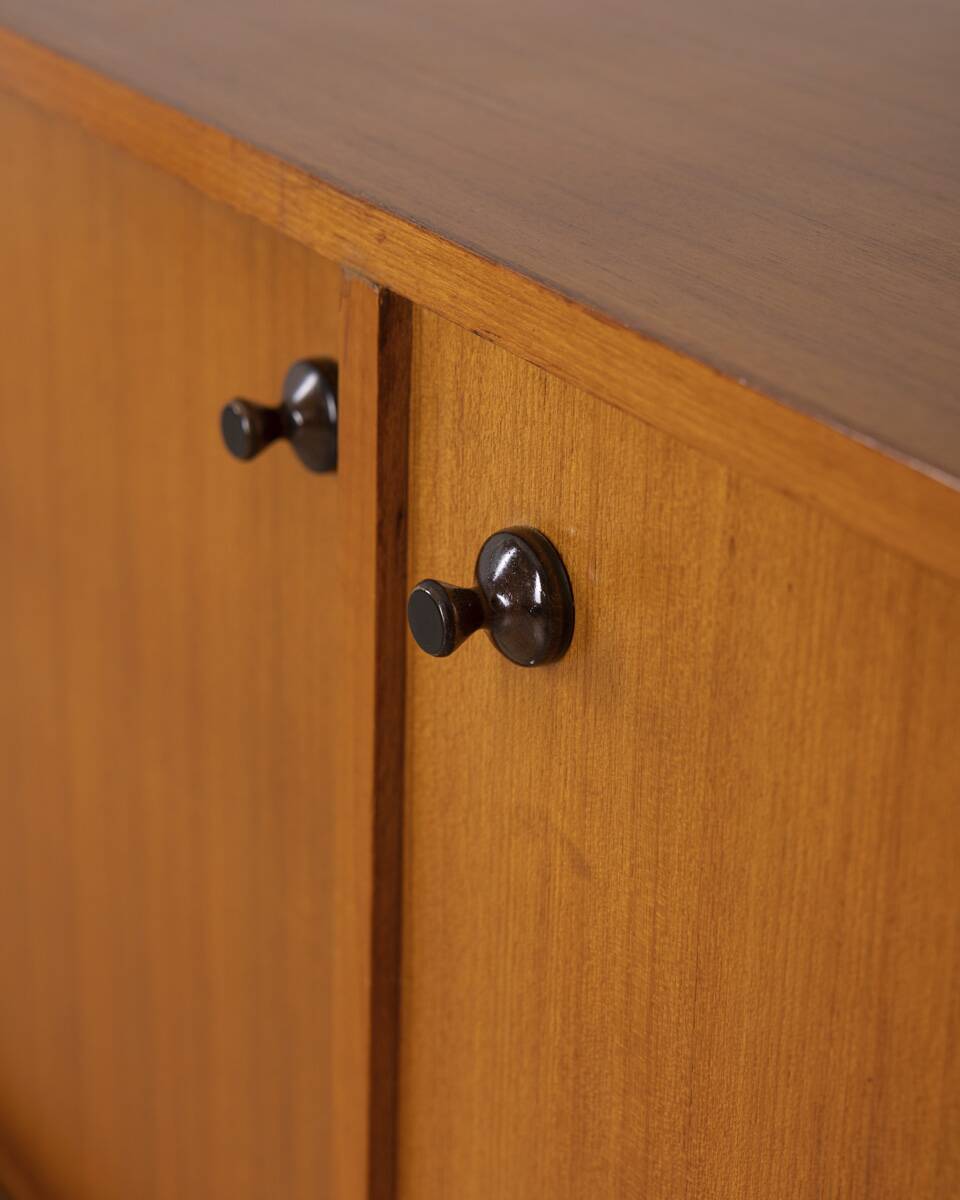 Vintage 1960s Italian-design teak wood sideboard