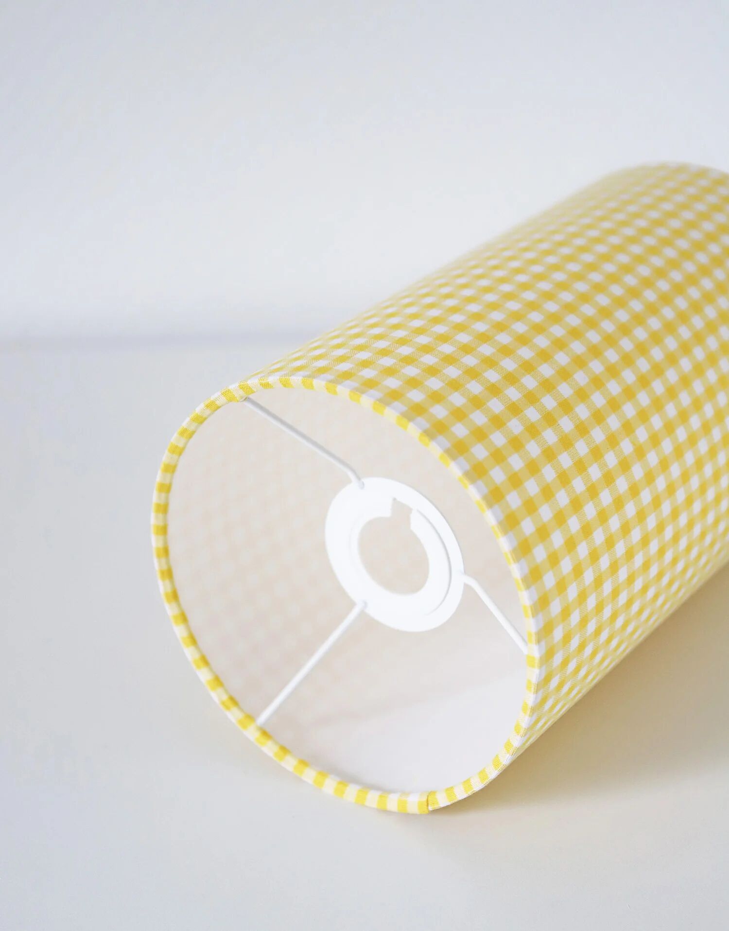 Vintage table lamp – Turned wood and yellow Vichy