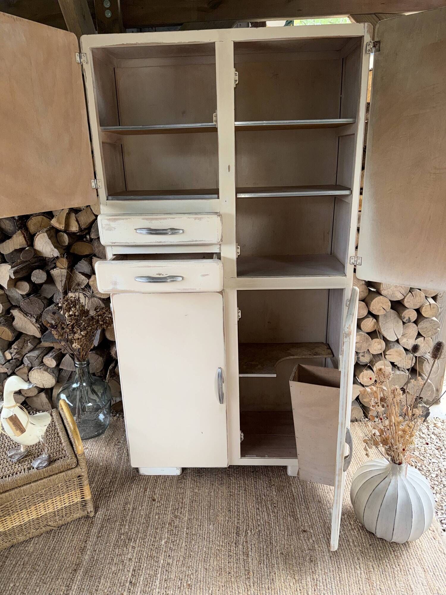 Mado wardrobe