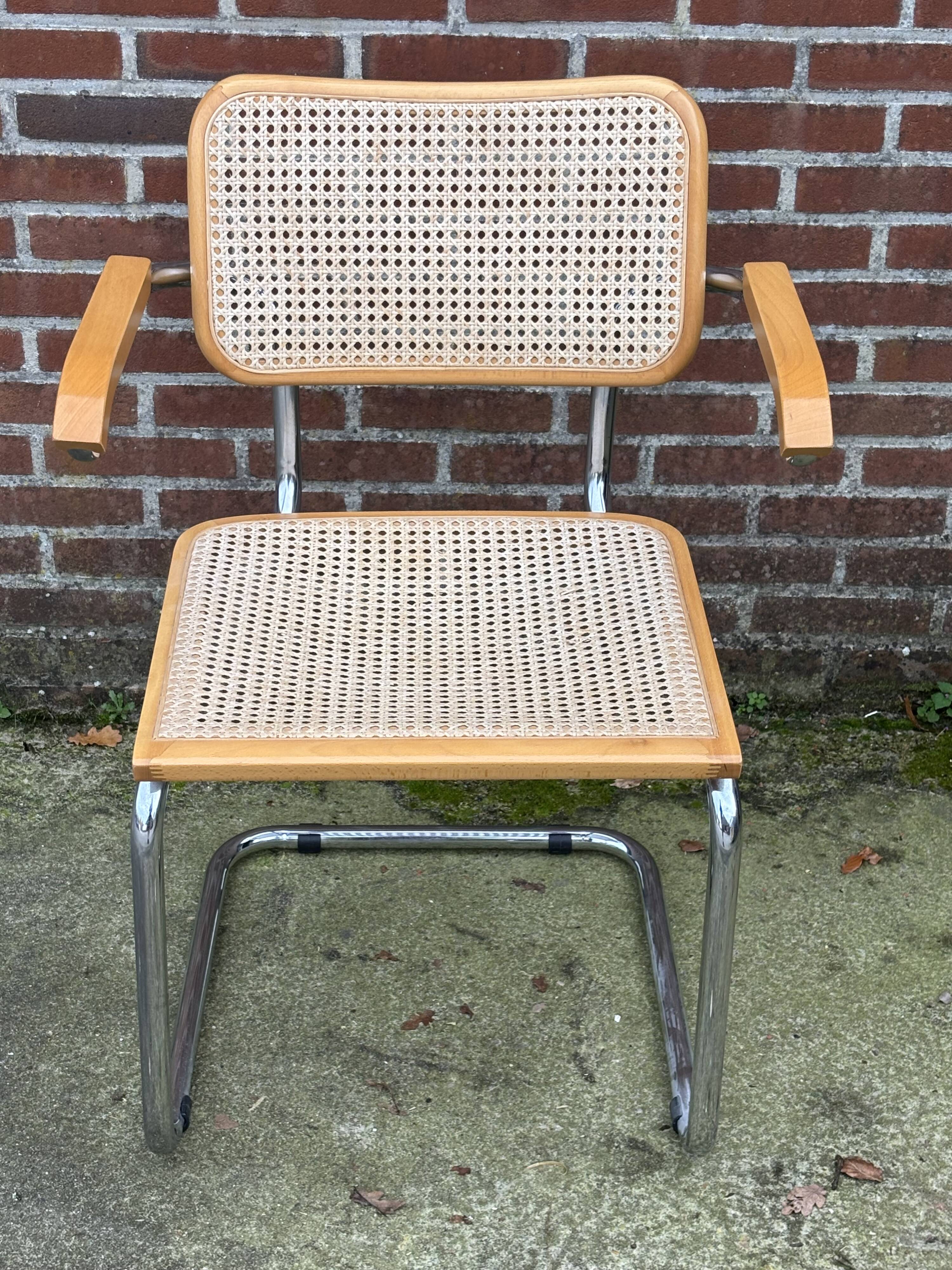 Set of 4 Cesca chairs model B64 with armrests Cesca Marcel breuer design