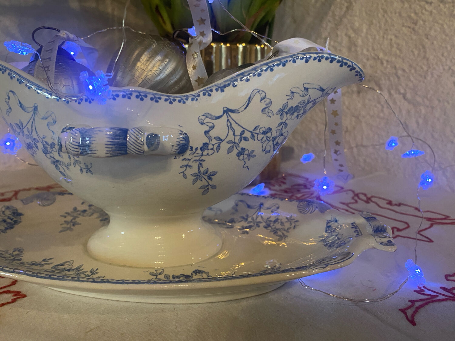 Mozart pattern earthenware gravy boat stamped Sarreguemines