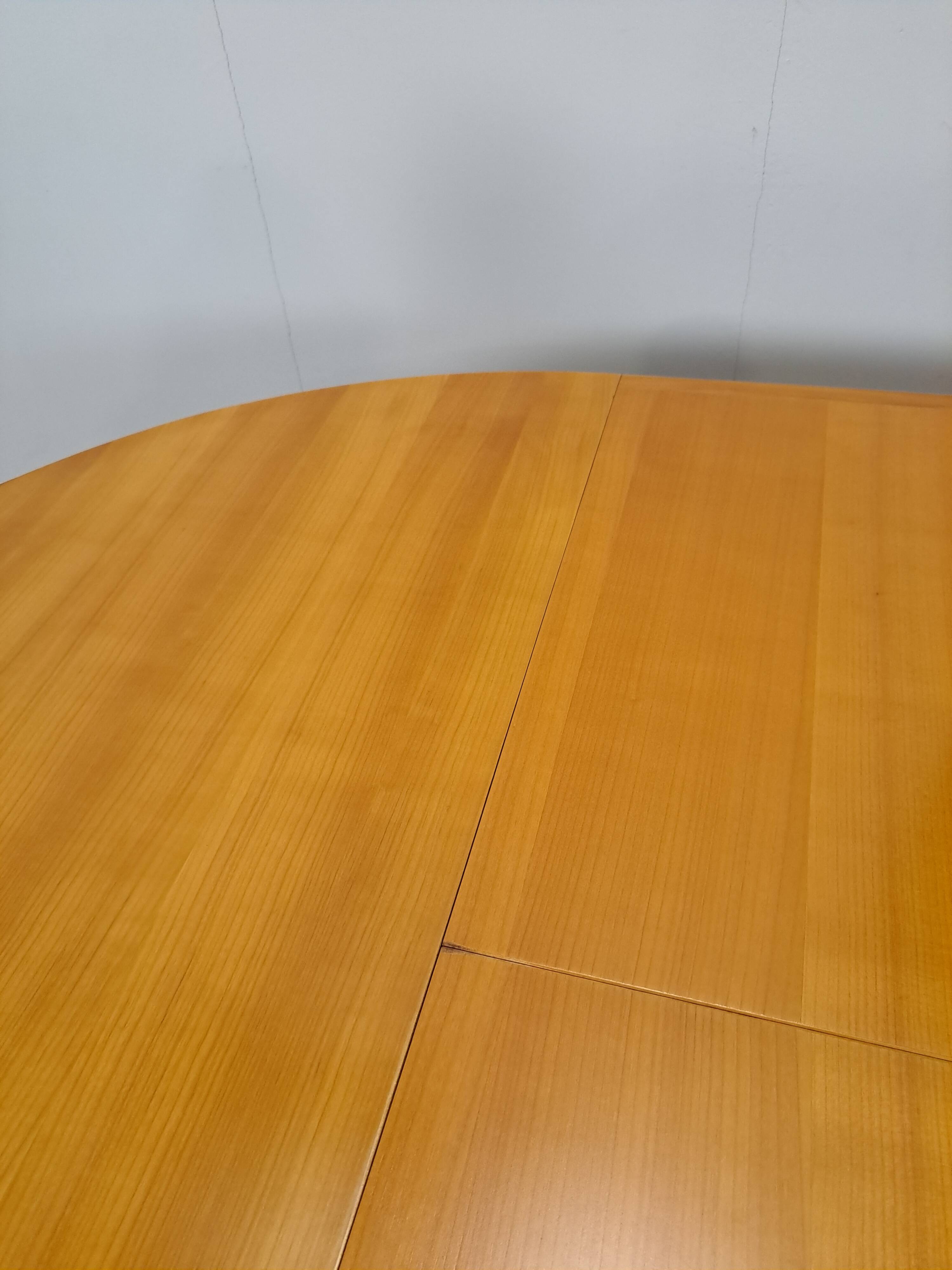 Table à manger ronde extensible Lübke design
