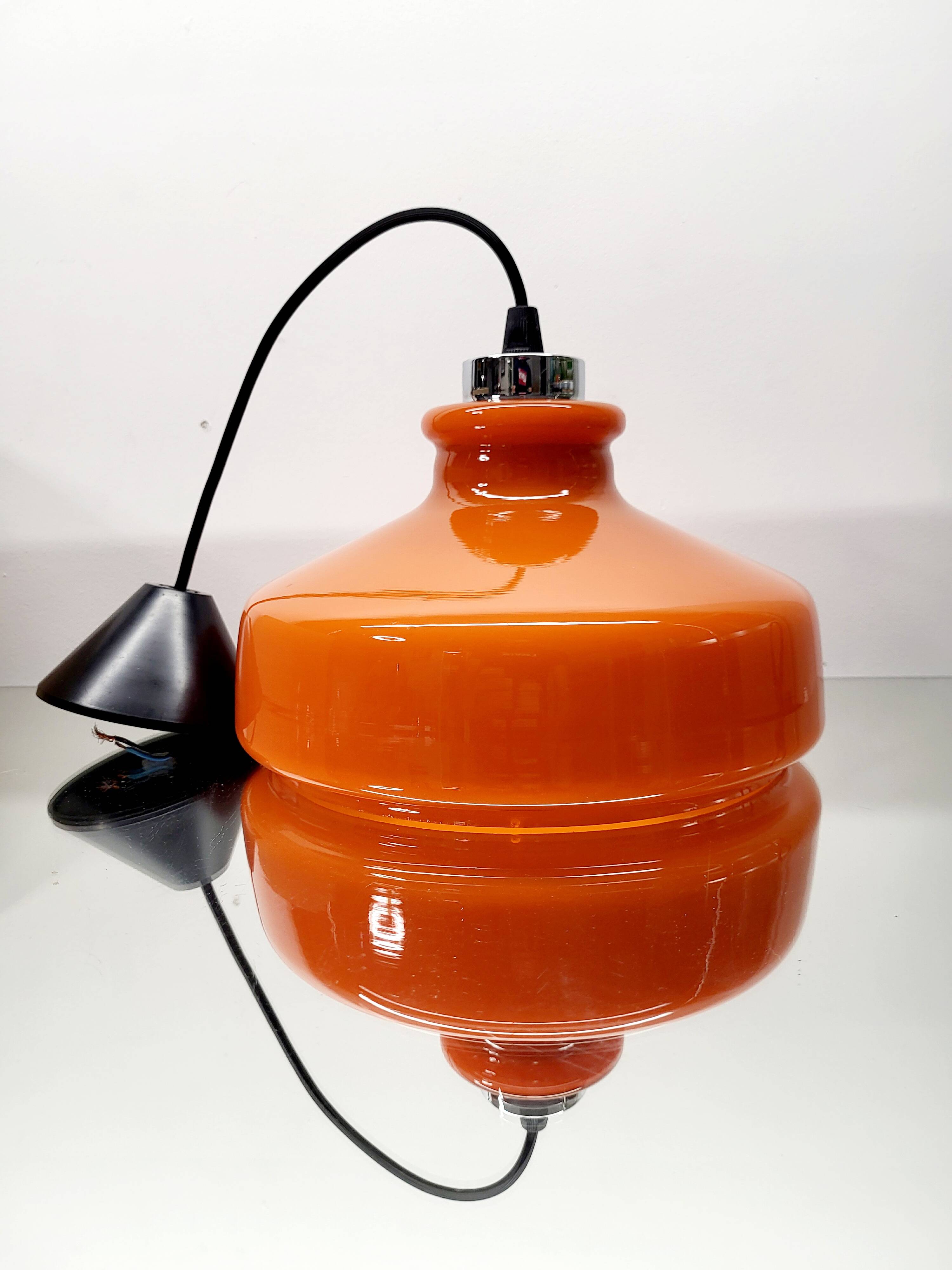 Suspension vintage en verre opalin orange avec finition chromée, années 60