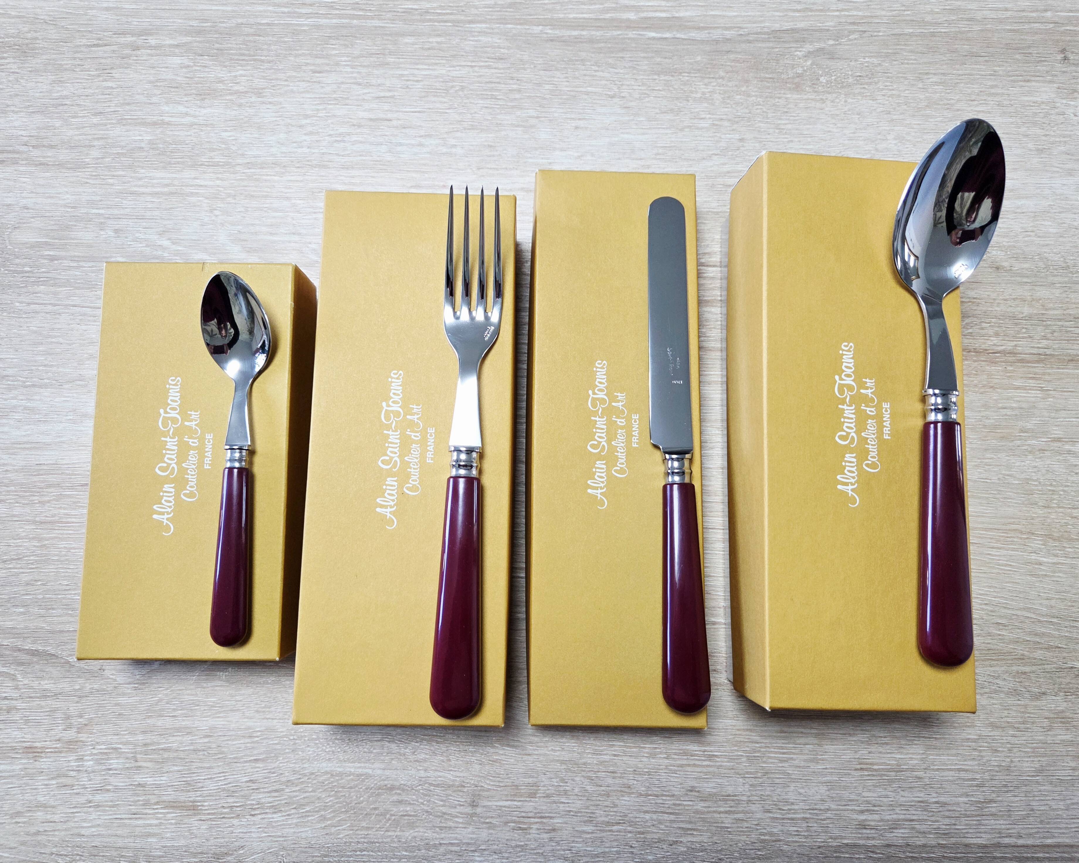 Service for 48 covers Alain Saint Joanis Bordeaux, English collection, new.