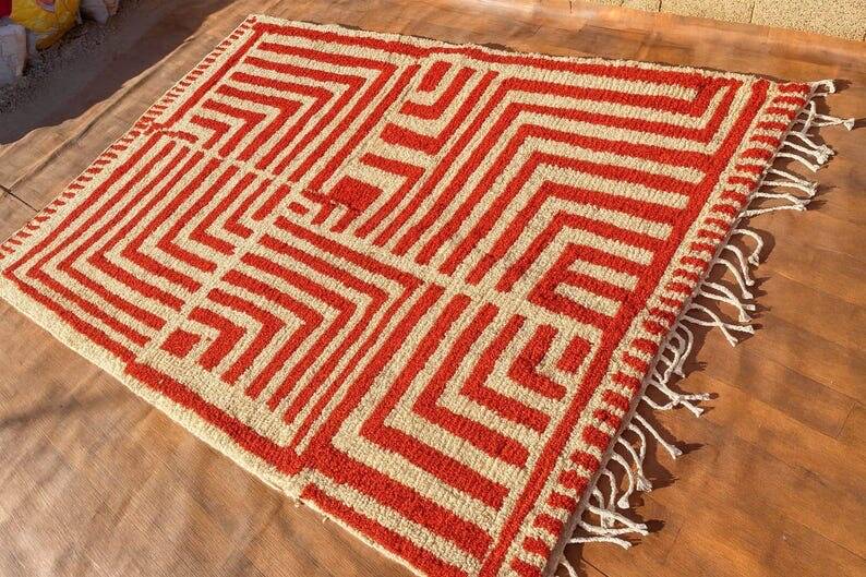 Handmade traditional Beni Ourain rug, size 2/3 m.