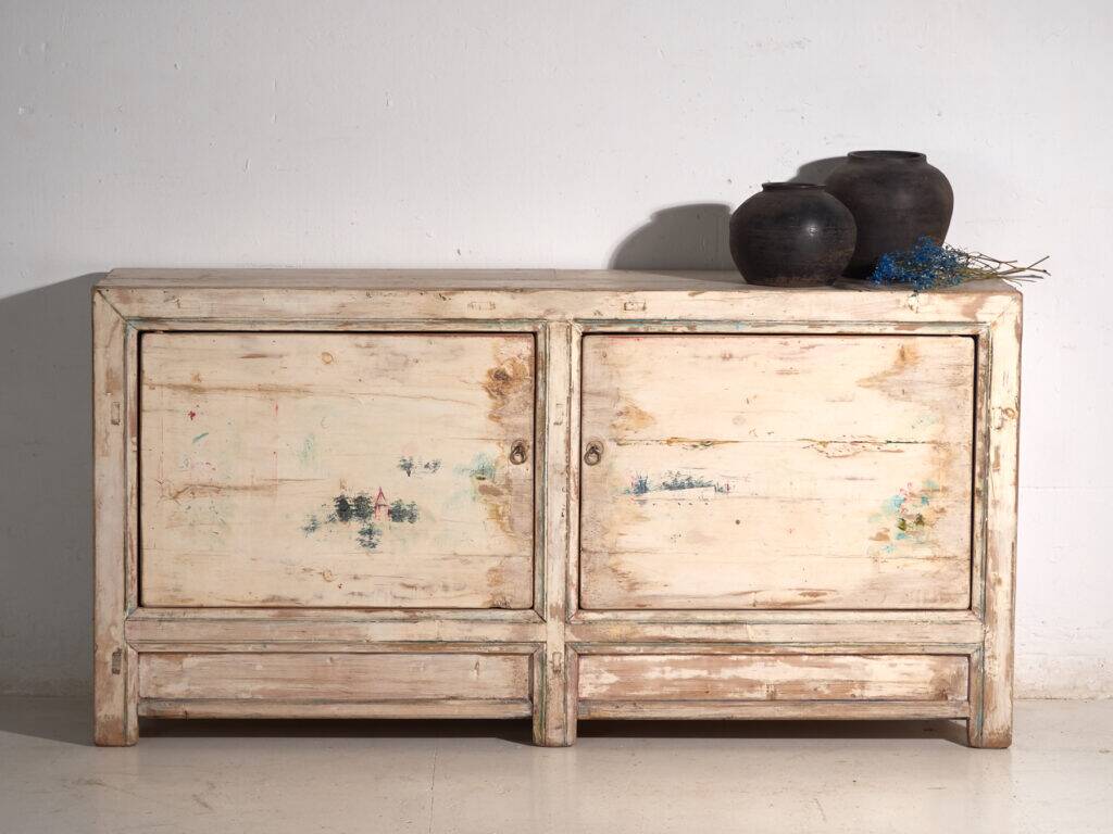 Buffet ancien peint en bois d’orme – Chine, vers 1900