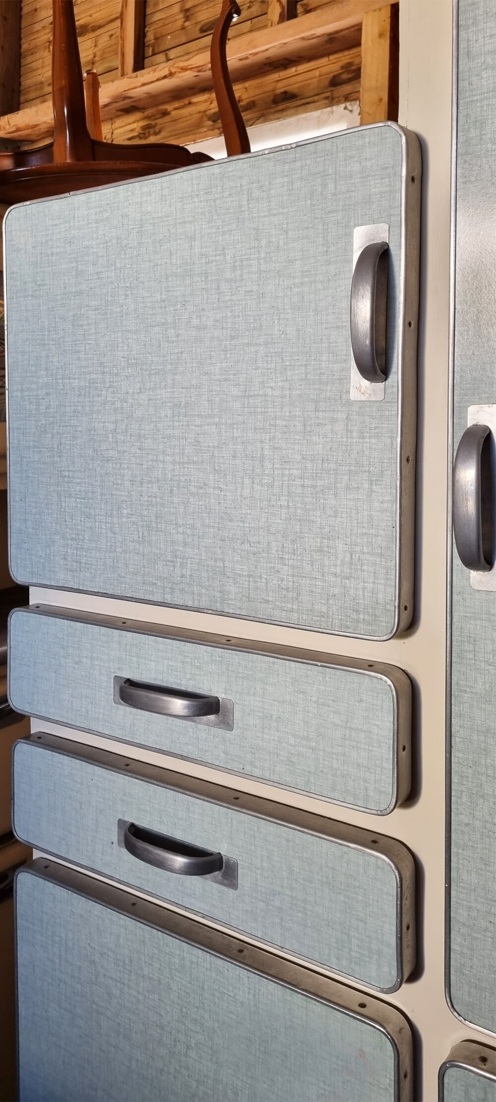 Buffet formica asymétrique, vert pâle, aluminium, vintage, années 50