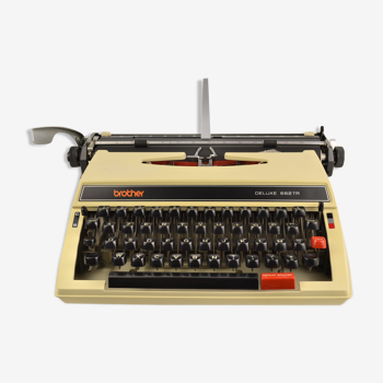 Brother Deluxe 662TR typewriter - vintage 70
