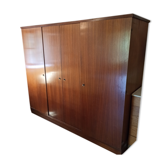 Walnut entrance cloakroom