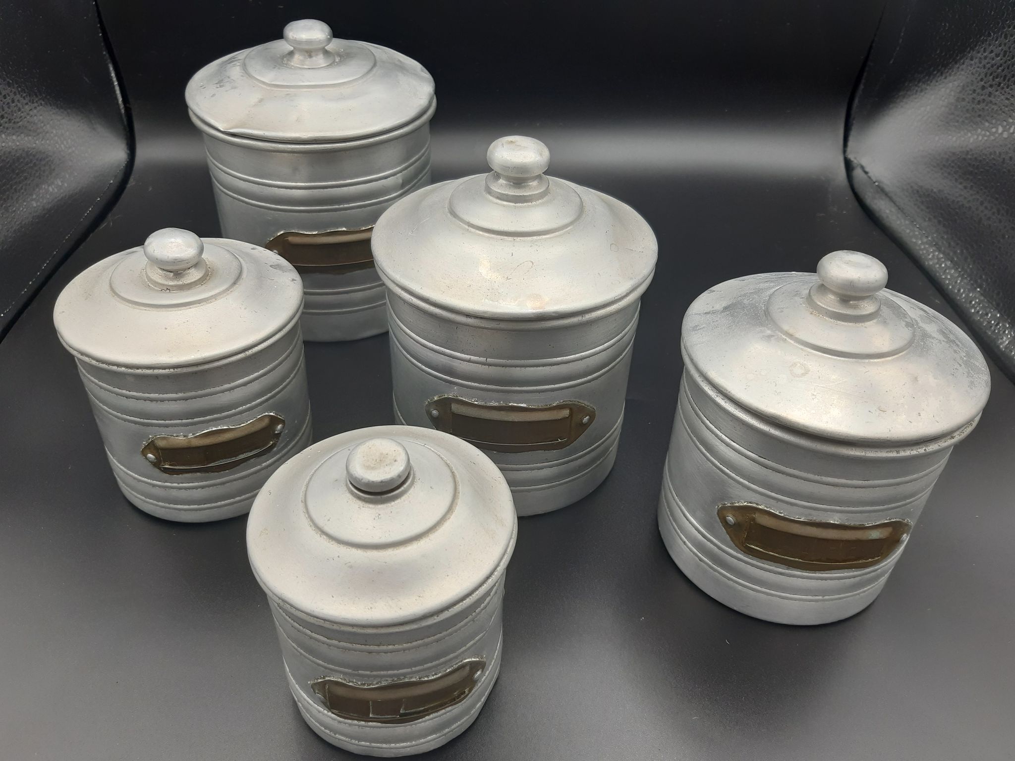 Set of 5 round boxes of aluminum, flour, sugar, coffee, tea, spice