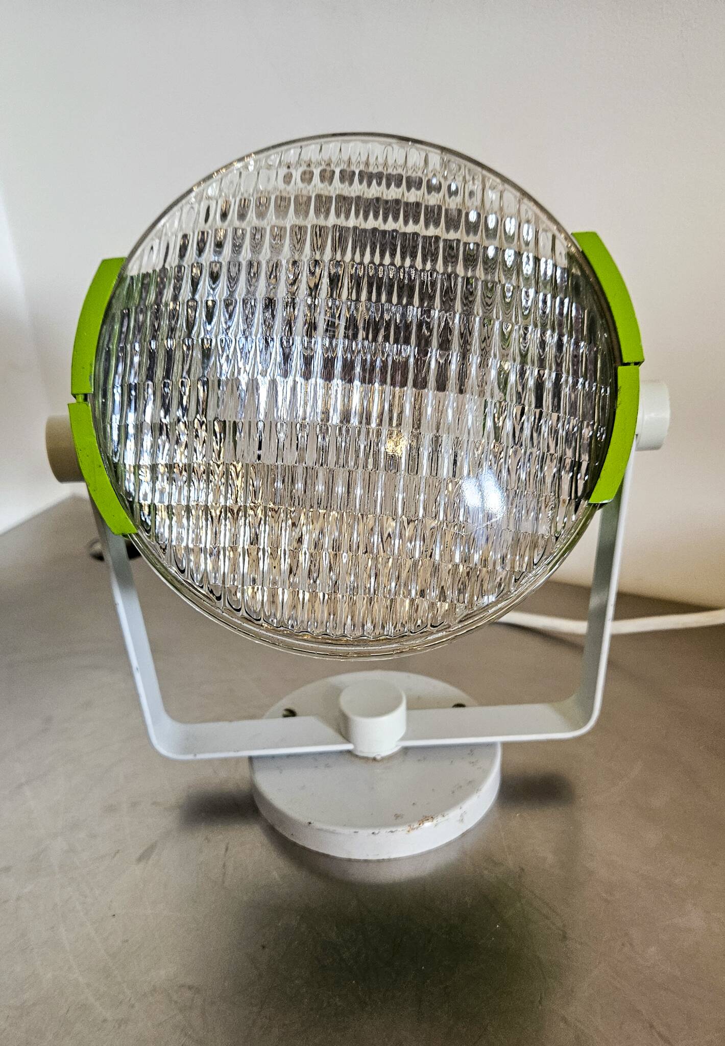 Spot vintage design 1970s apple green LITA