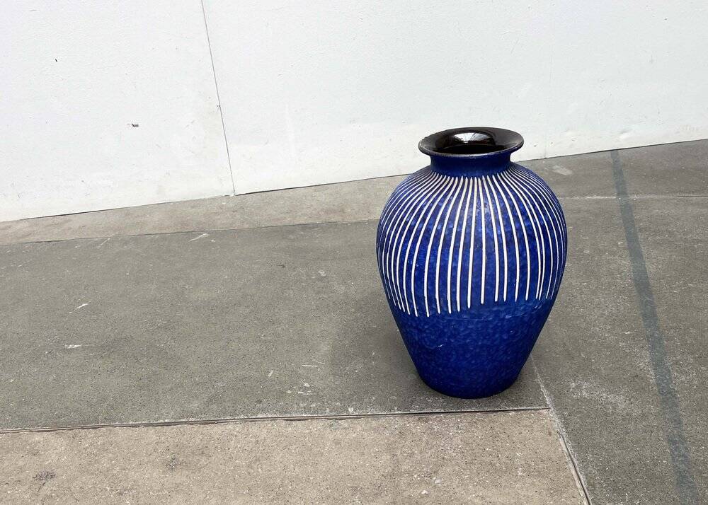 Large floor vase in ceramic from a German studio, mid-century, 1960s.