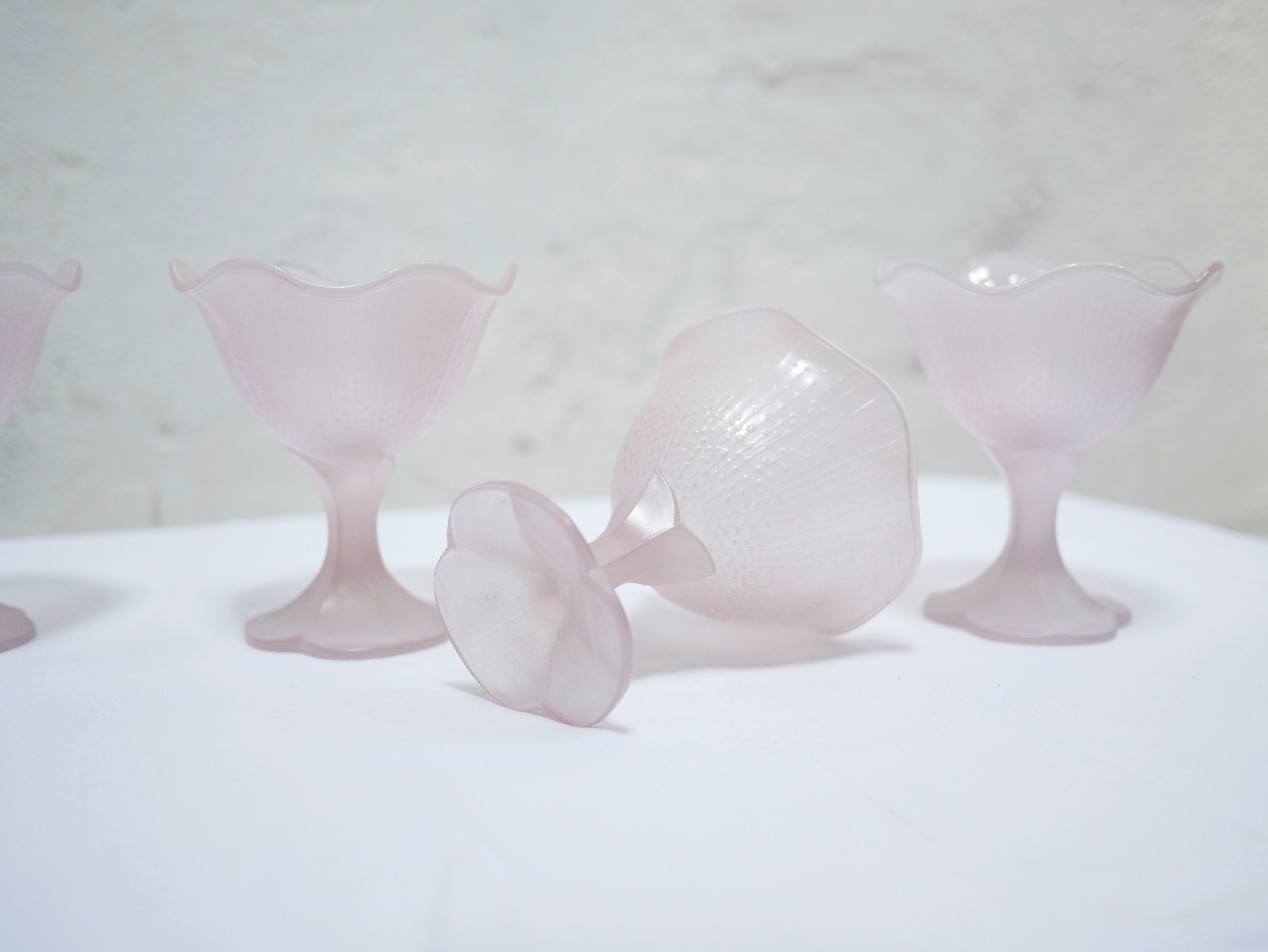 Series of 4 vintage ice cups