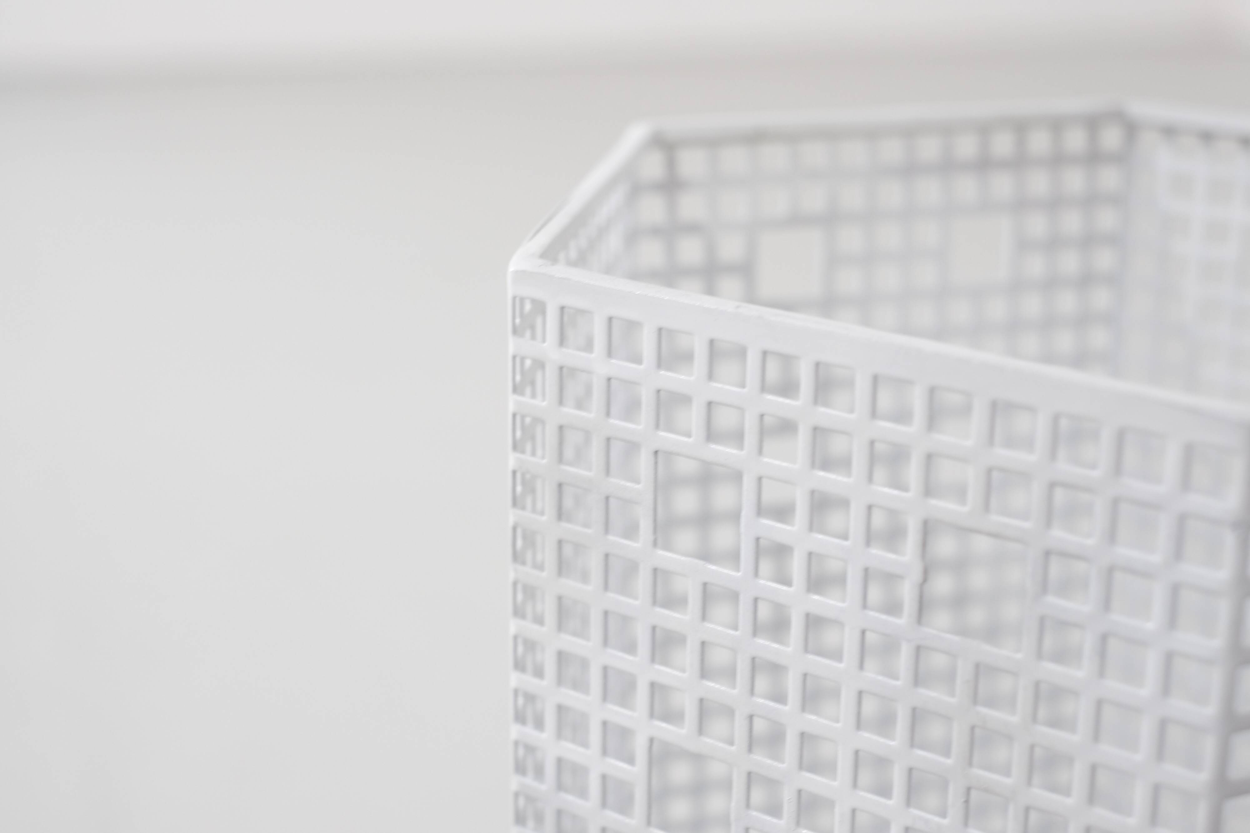 Porte-parapluies Josef Hoffmann pour Bieffeplast, Allemagne, 1905.