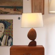 Pied de lampe en pierre sculptée, circa 1970
