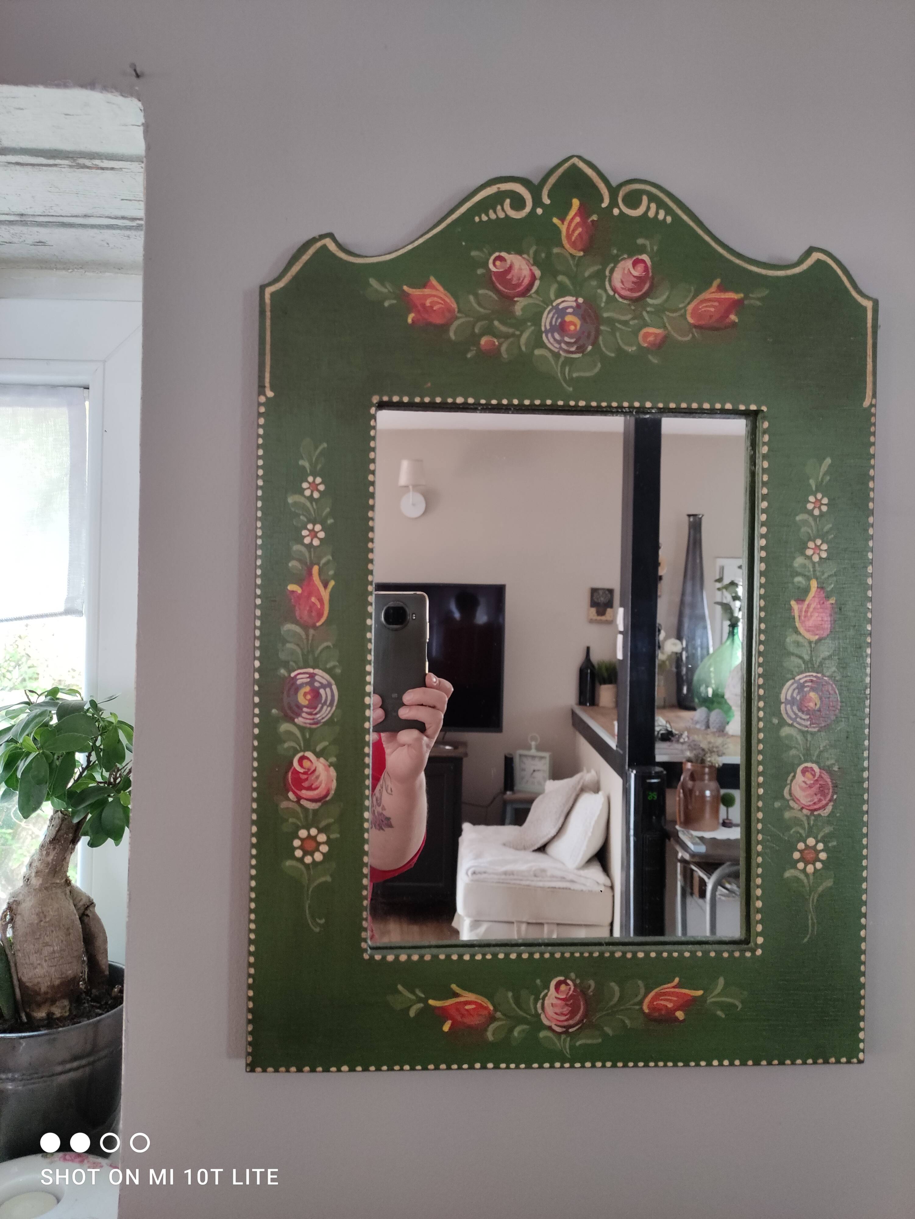 Miroir ancien en bois peint à la main polychrome vert forêt et roses rouges orangées