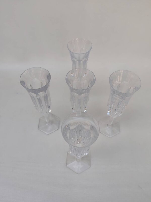 5 flûtes à champagne en cristal de baccarat, modèle Malmaison.