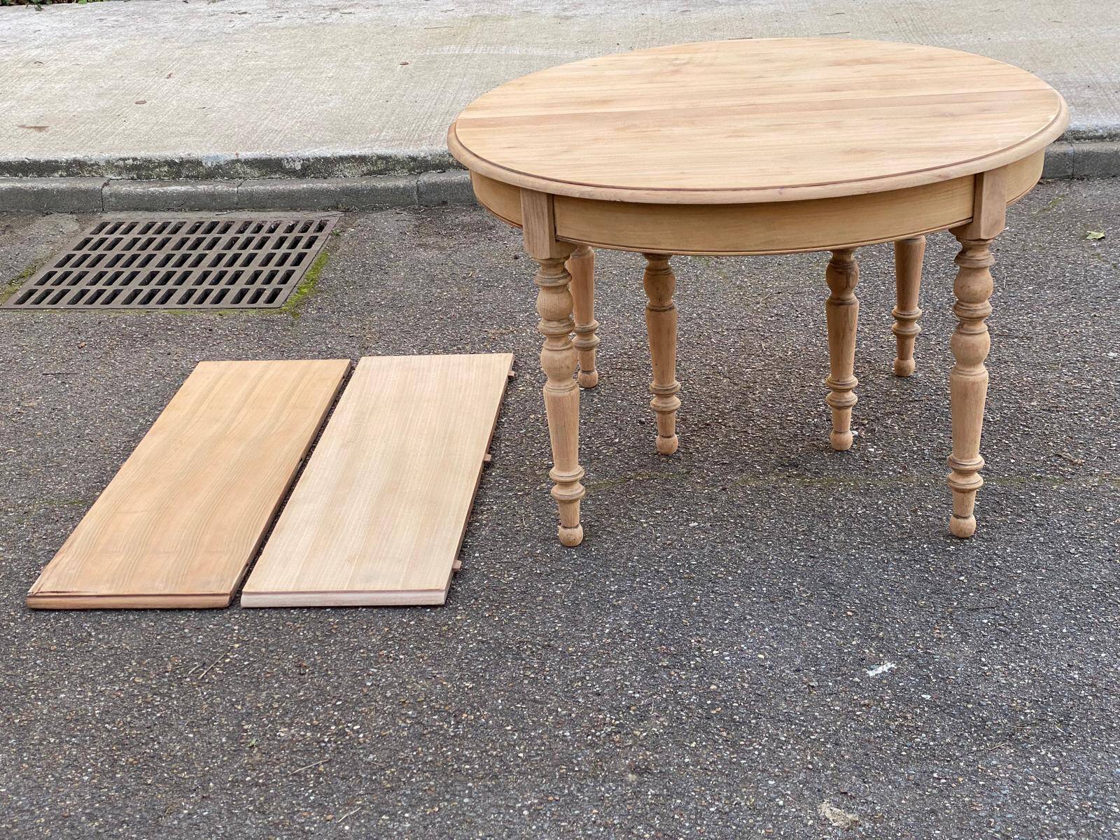 Renovated Louis Philippe round extendable dining table 118-200cm 19th century