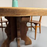Table ronde en bois massif plateau épais style brutaliste vintage an60