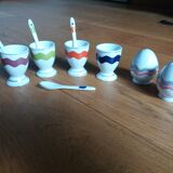 Egg-shaped salt and pepper shaker
