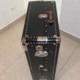 Trunk-cabin (1900/1920s) with drawers and closet