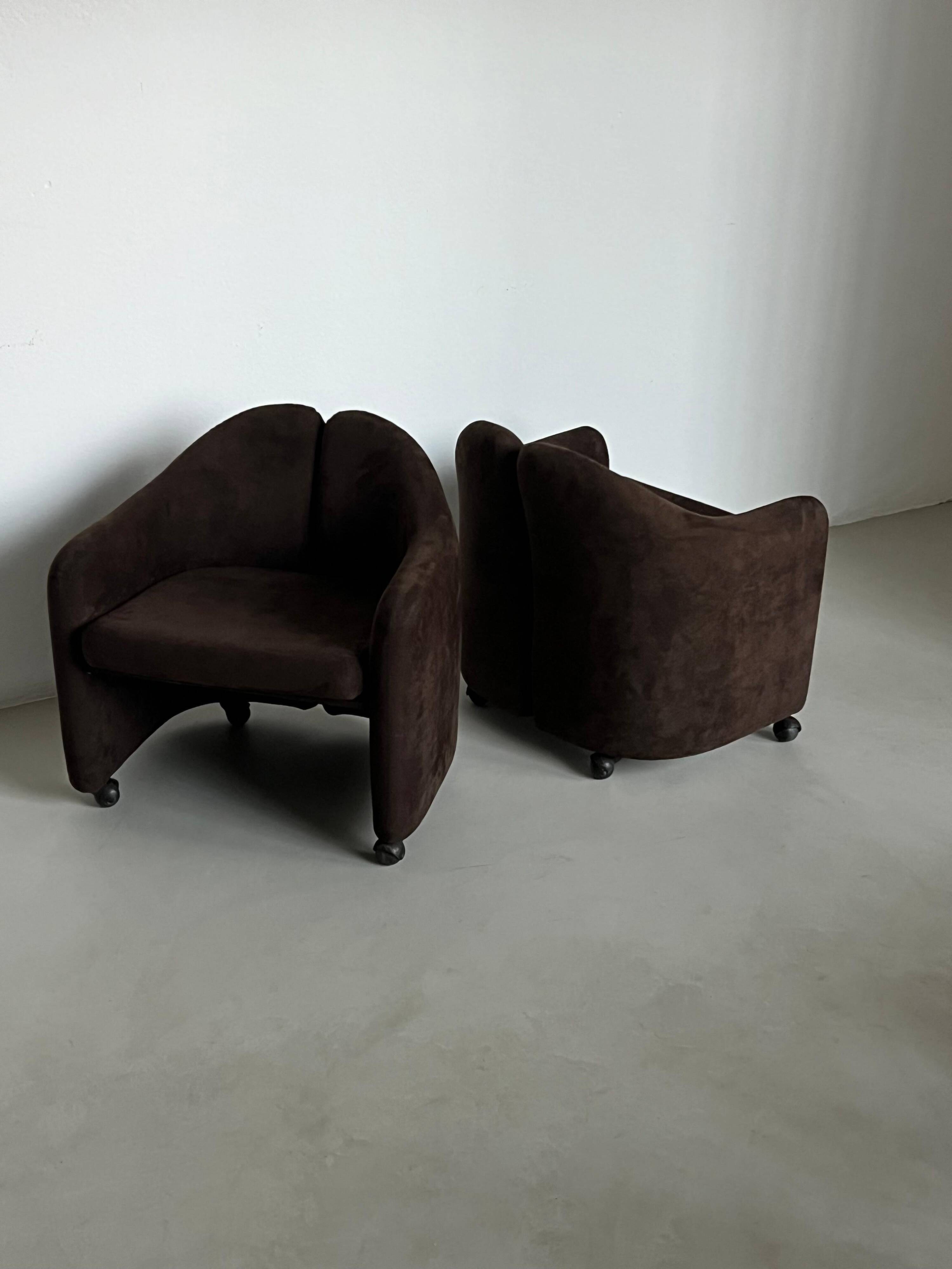 Set of Two Vintage P142 lounge chairs by Eugenio Gerli for Tecno