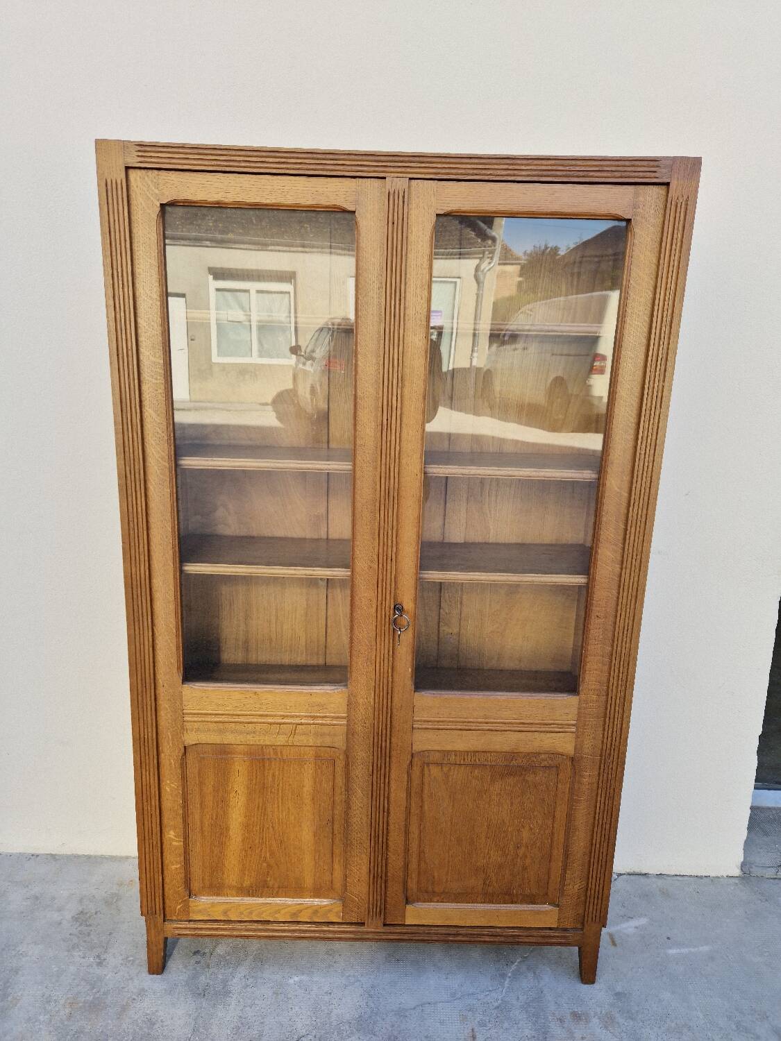 Vitrine parisienne d'école en chêne, 1950
