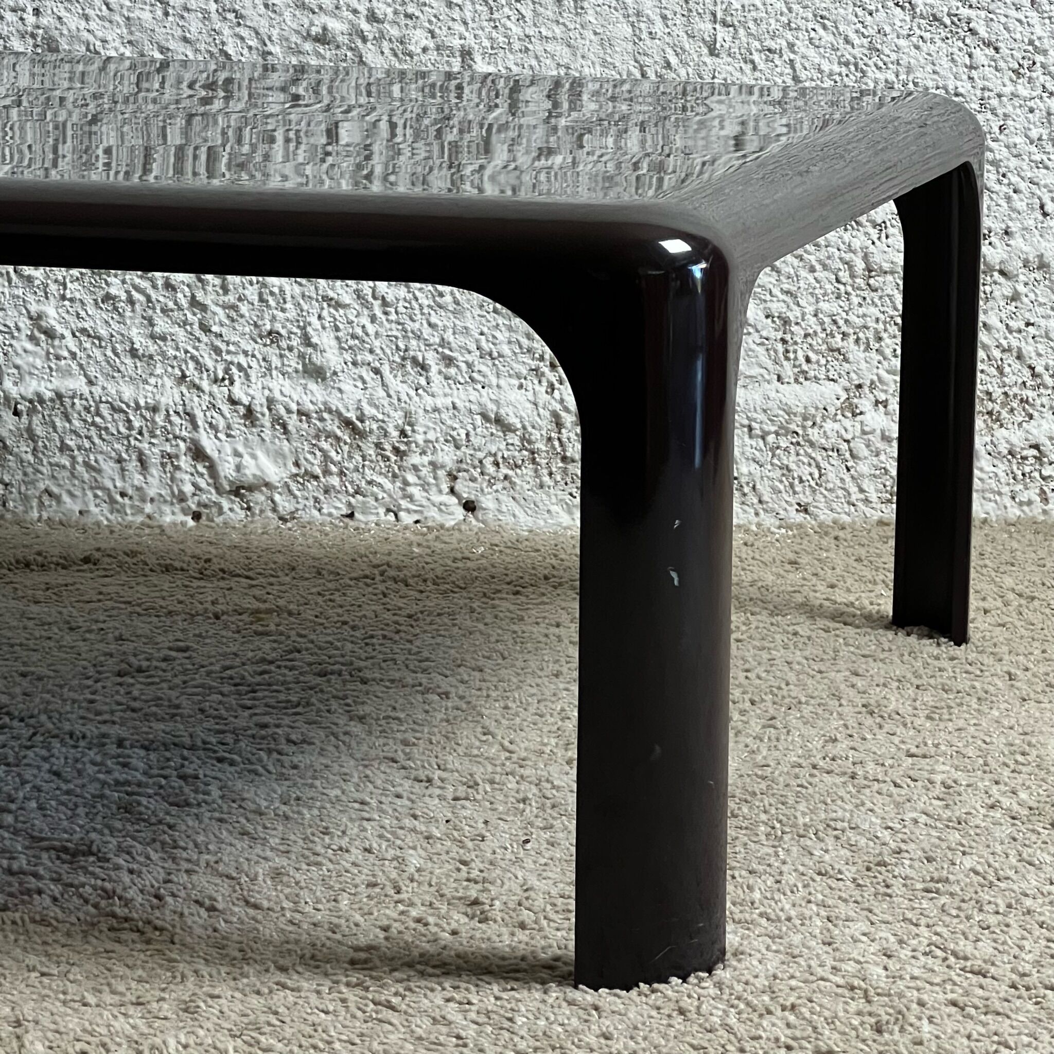 Table basse par Vico Magistretti pour Artemide, Space Age