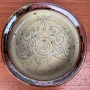 Mid-century modern Danish studio pottery bowl by Bente Lemche, 1960s.