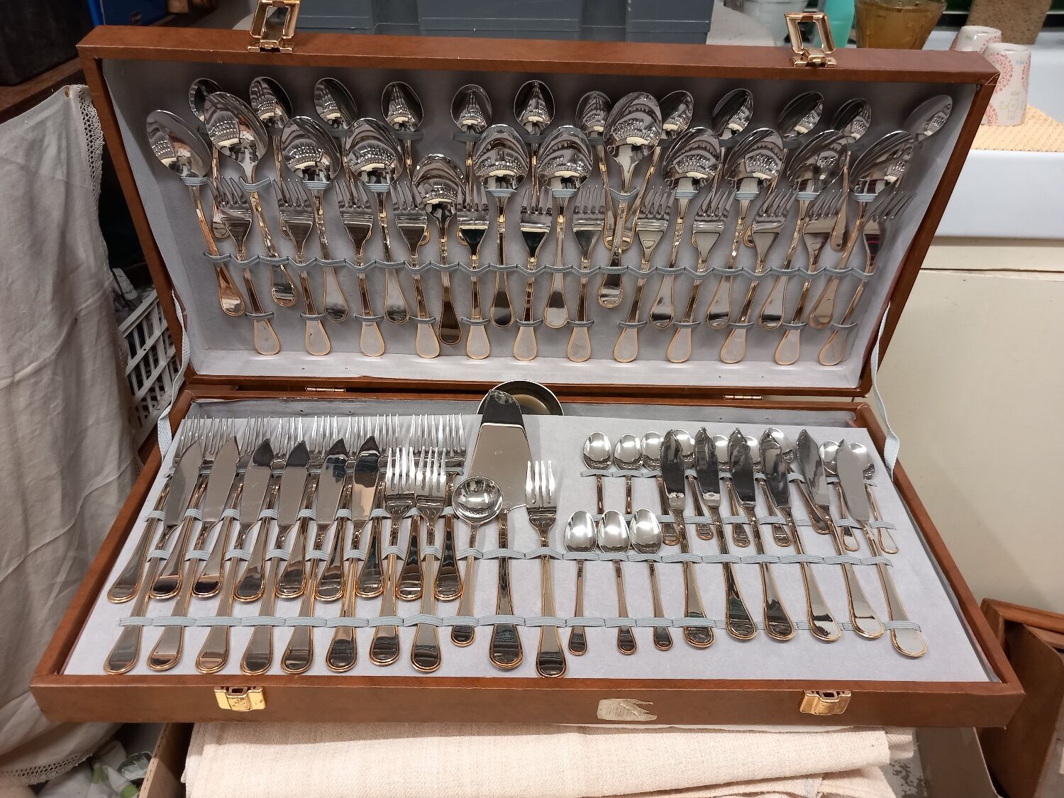 Cutlery set Tavola. 113 pieces
