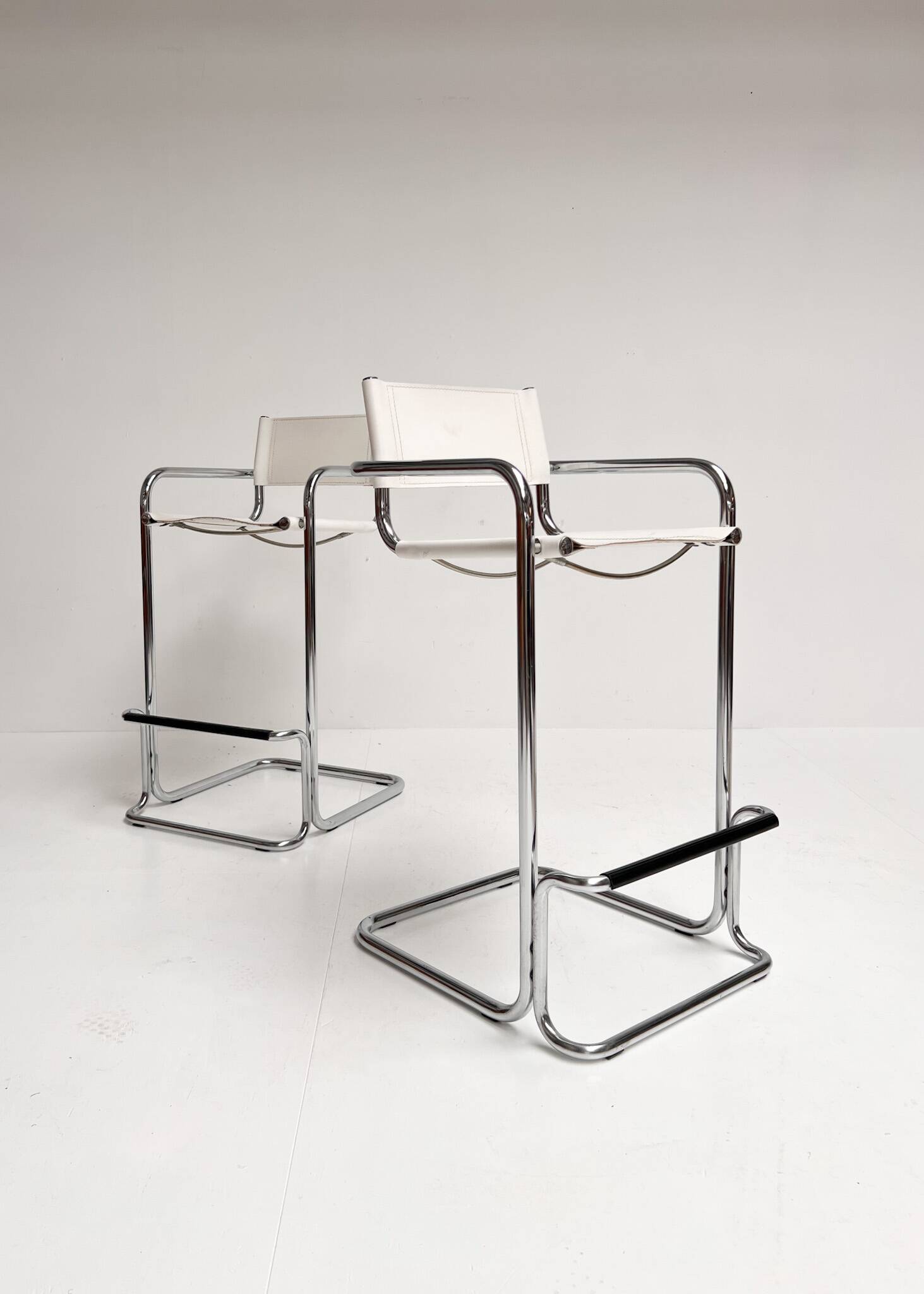 Set of 2 leather bar stools attributed to Mart Stam, 1970s