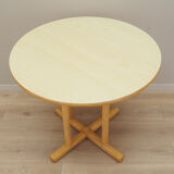 Table ronde en hêtre, design danois, années 1990, production: Danemark