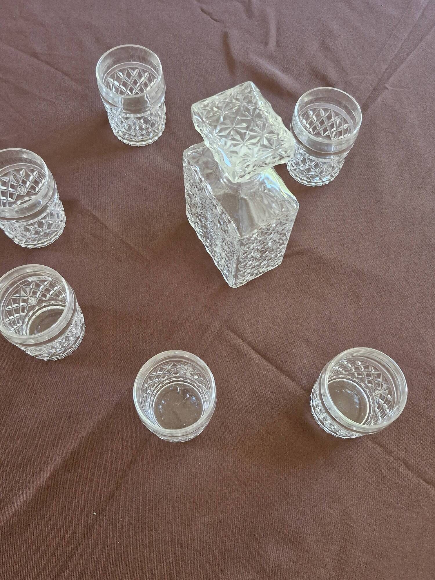 Vintage whisky service in cut glass – decanter and 6 glasses –