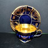 A precious, multi-lobed cup in German cobalt porcelain with a gold interior, Lindner Bavaria.