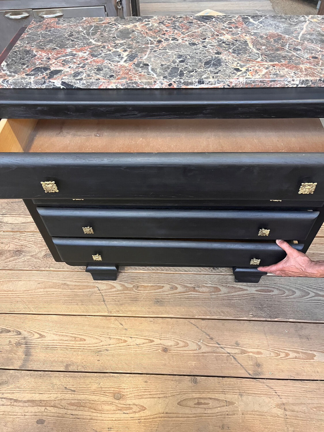 Art deco chest of drawers