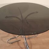 Table basse italienne du milieu du siècle en chrome et acier avec plateau rond en verre fumé, années 1960