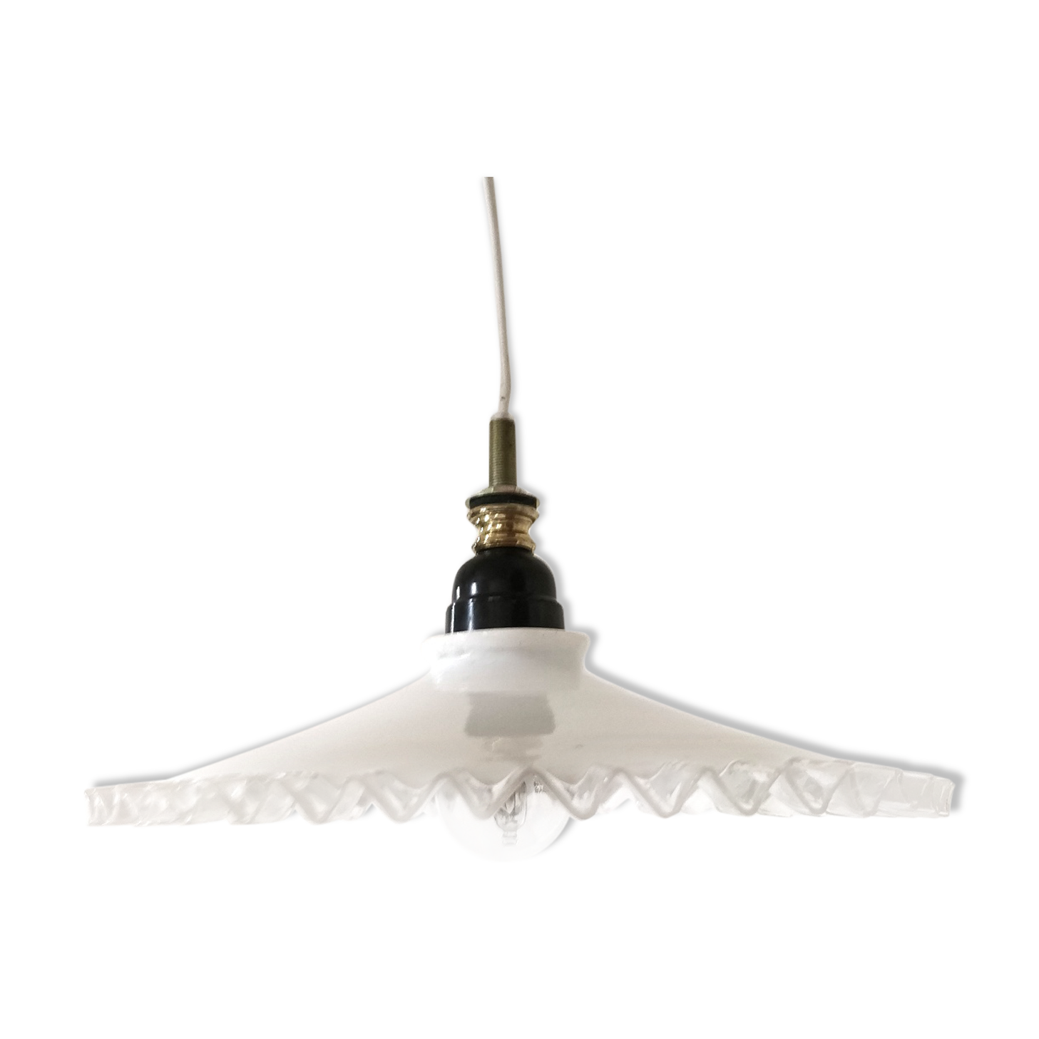 Transparent collared opaline lamp