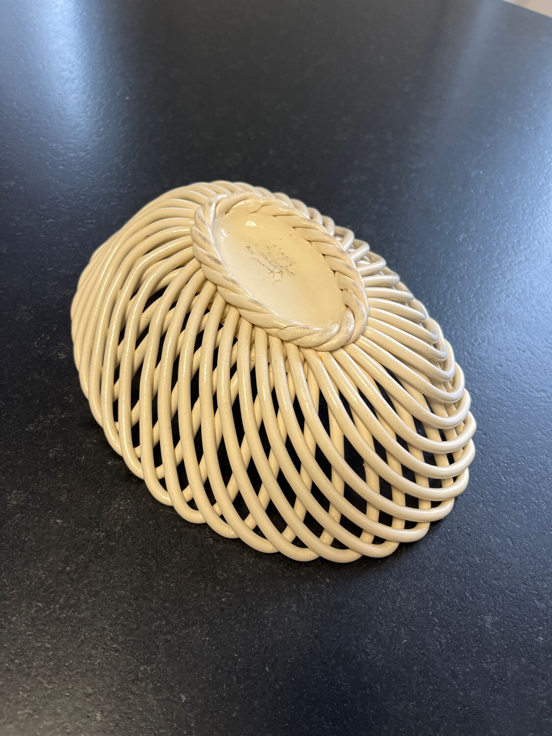 Digoin ceramic basket