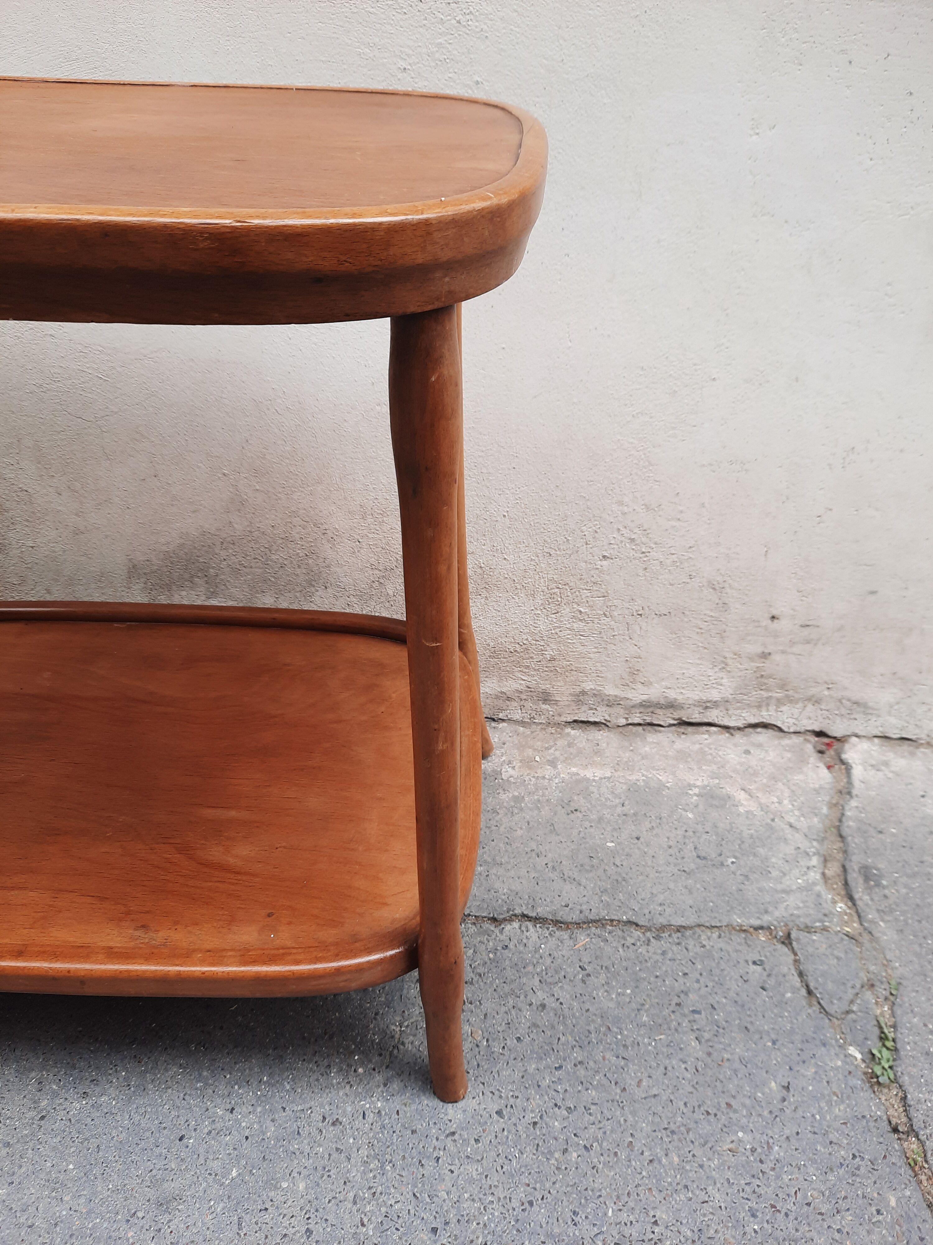 Serving table