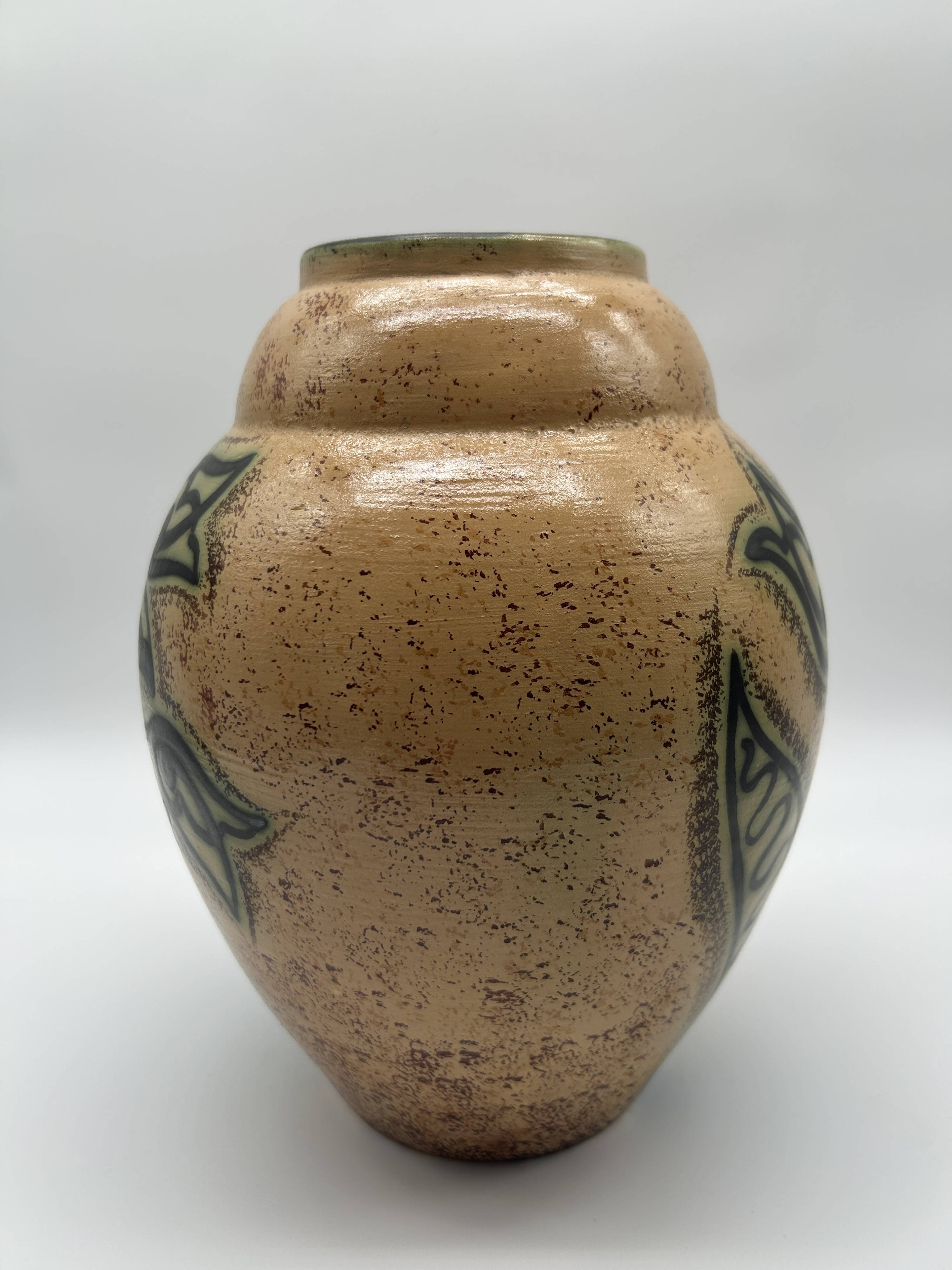Art Deco vase attributed to Louis Randour for Saint-Ghislain.