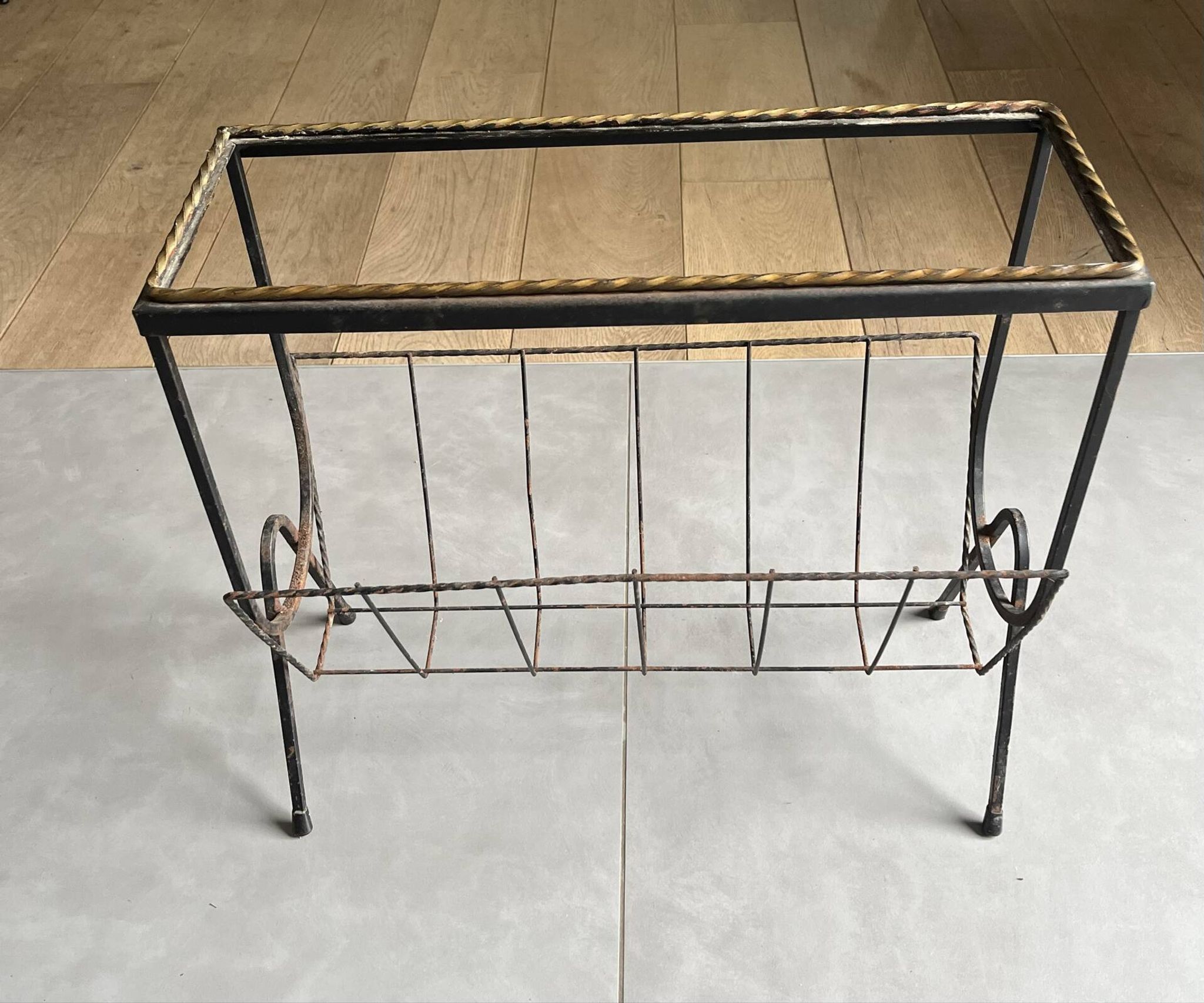 Magazine rack