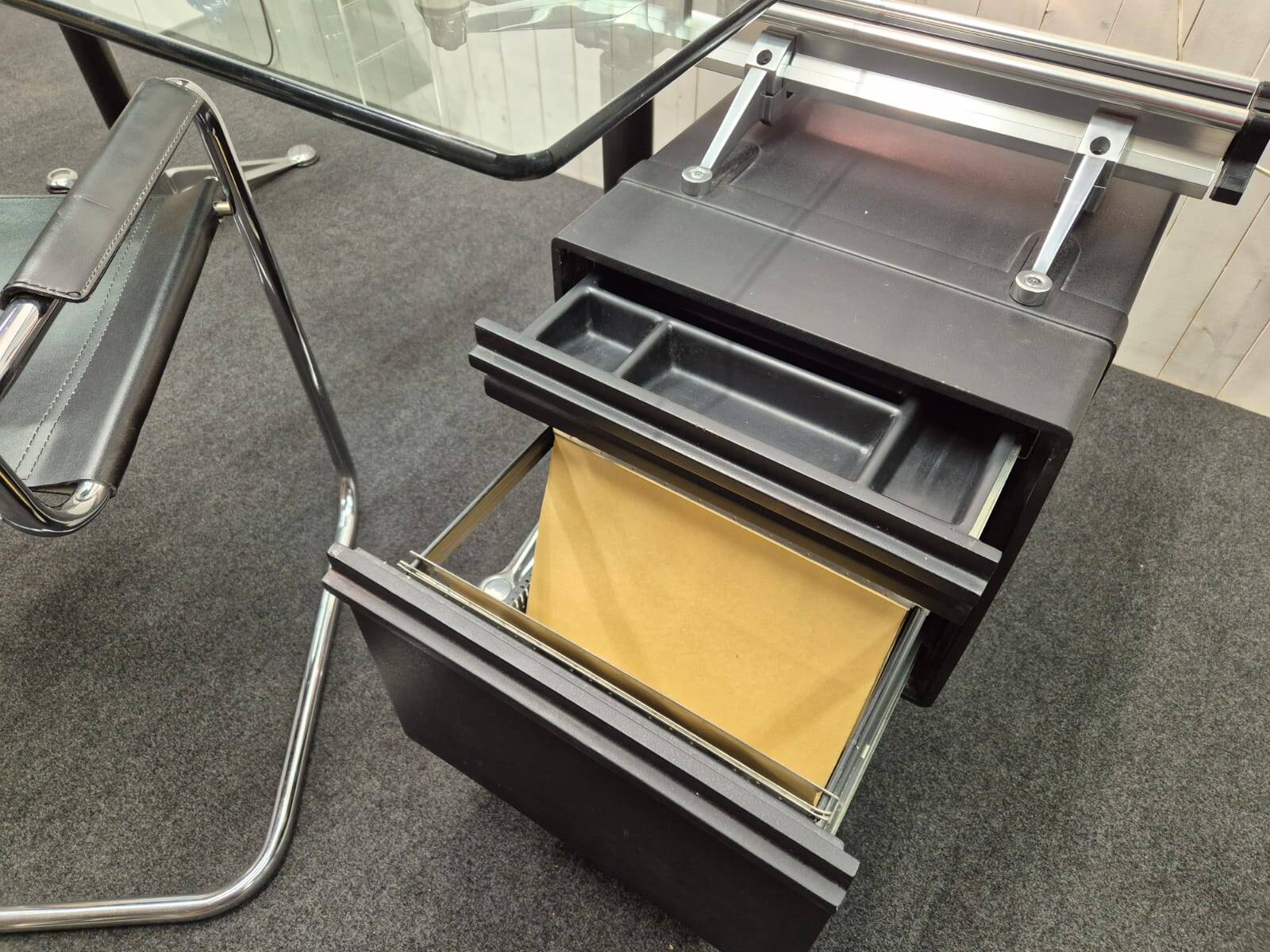 Bureau Herman Miller