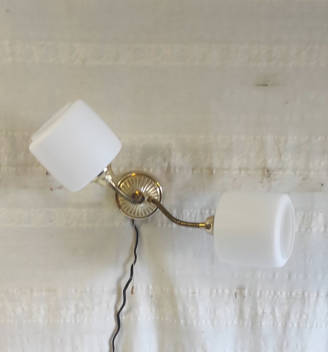 Double articulated wall light with opaline globe - 1950s/60s