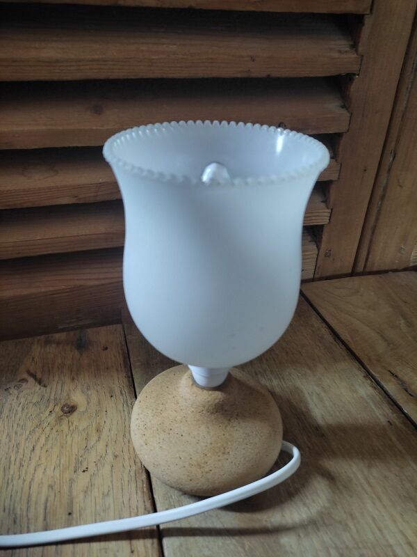 Lampe chevet base pierre reconstituée tulipe verre blanc originale
